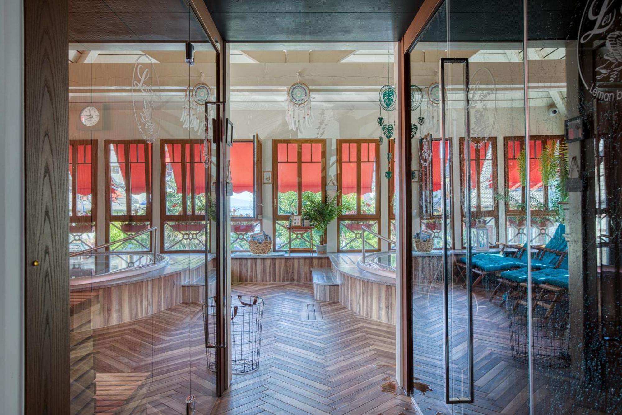 Hotel Les Cygnes Évian-les-Bains Zewnętrze zdjęcie
