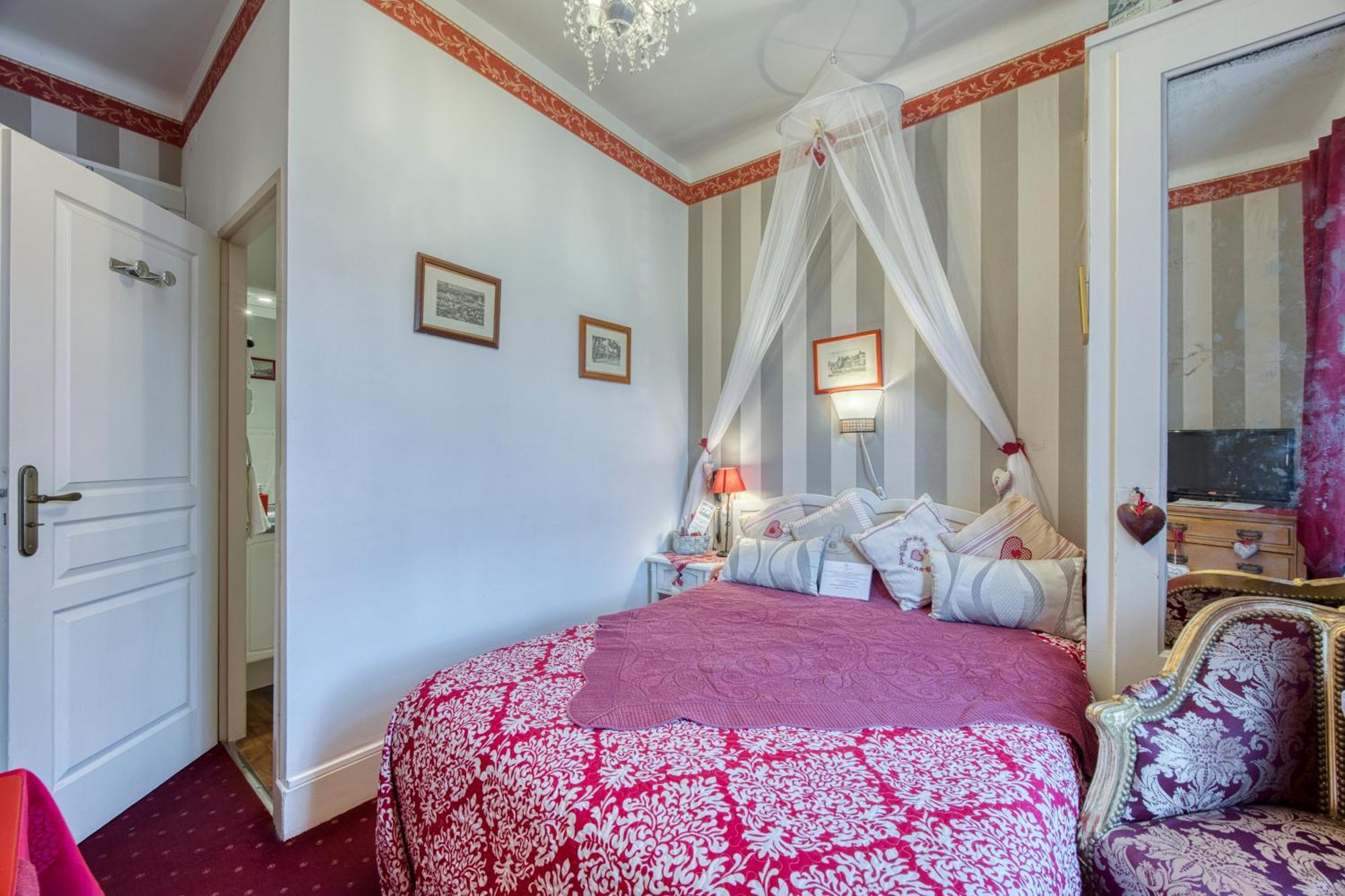 Hotel Les Cygnes Évian-les-Bains Zewnętrze zdjęcie