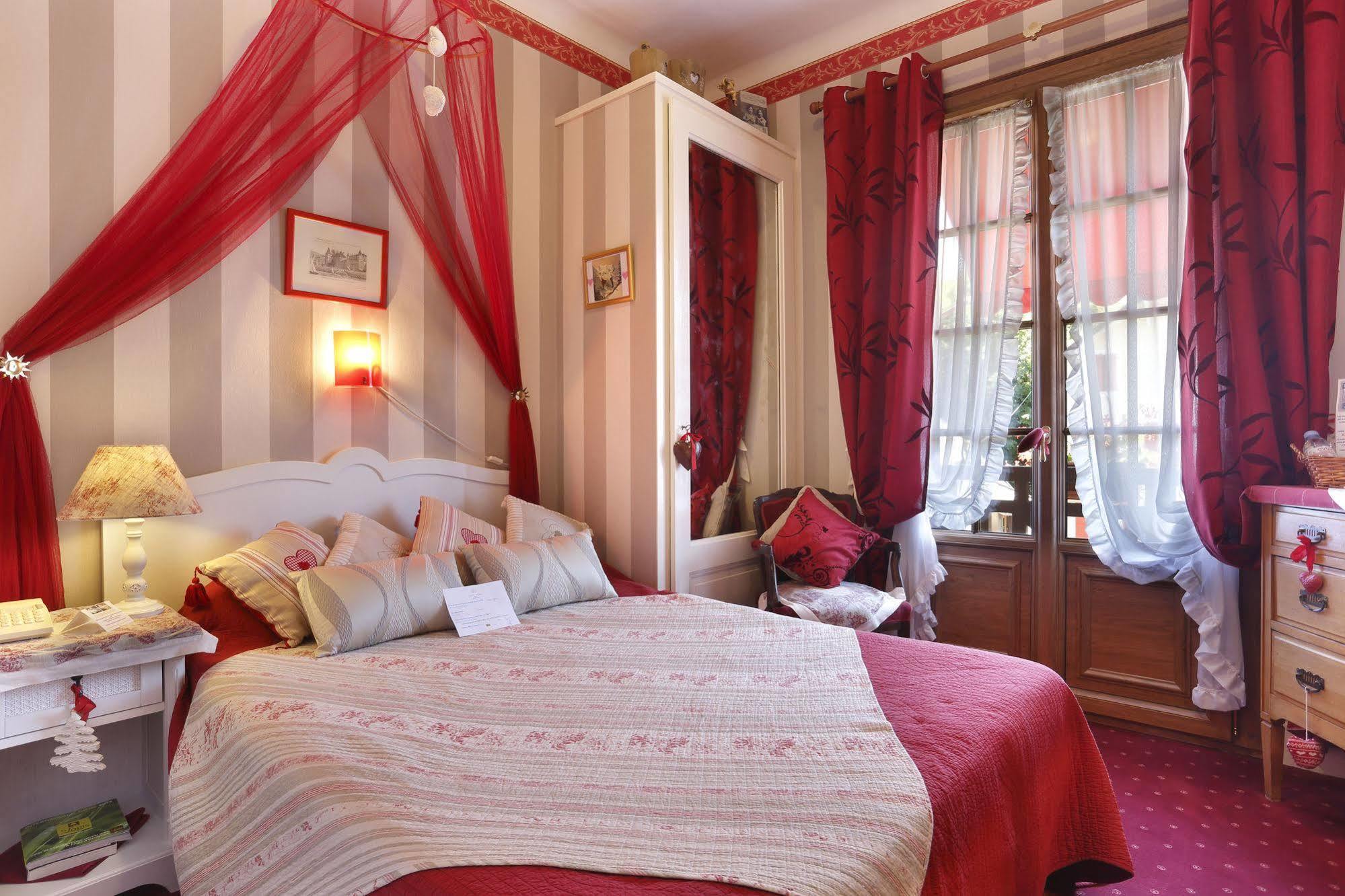 Hotel Les Cygnes Évian-les-Bains Zewnętrze zdjęcie